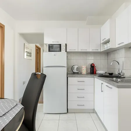 Apartmant Centar شقة